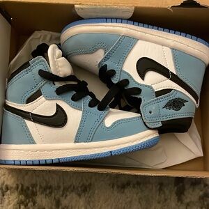 Nike Kids Blue and White Sneakers